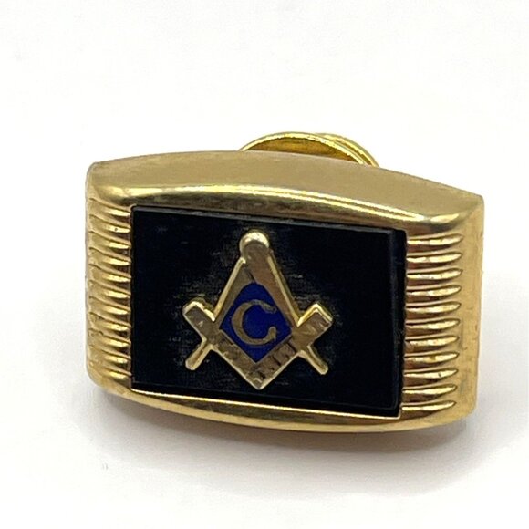 Vintage Masonic Lapel Pin Gold Tone With Square & Compass Emblem A360 - Picture 1 of 4